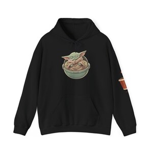 Sudadera con capucha de Baby Yoda | café imagen 15