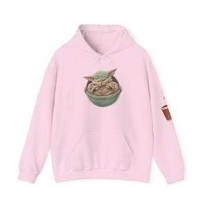 Sudadera con capucha de Baby Yoda | café imagen 13