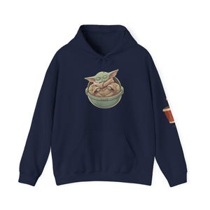 Sudadera con capucha de Baby Yoda | café imagen 11