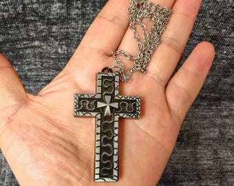 manuellt vintage medaljongkorshalsband, öppningsbart 2-lagers ormkorshänge med kedja