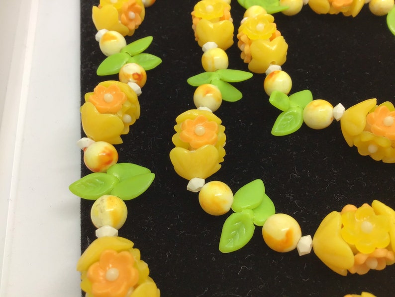 1960\u2019s Floral Easter Necklace