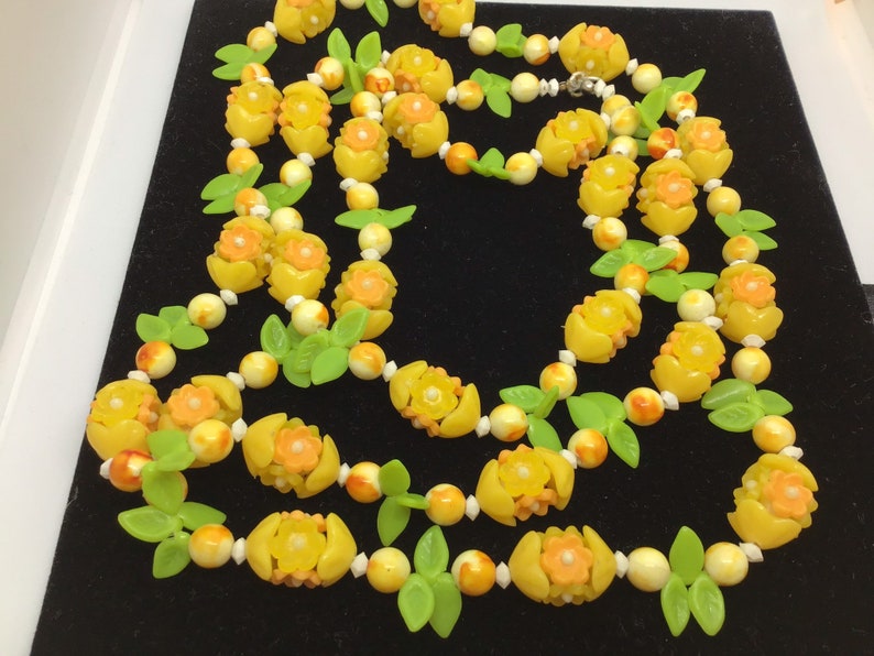 1960\u2019s Floral Easter Necklace