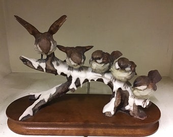 Guiseppe Armani Sculpted 5 Sparrows on a Log, Excellent condition, c. 1980’s, marked, Made in Italy