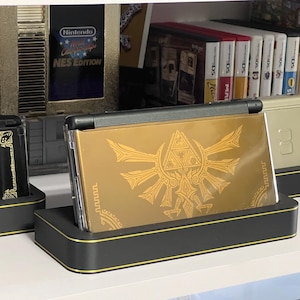 New Nintendo 3DS XL Display Stand – Angled Console Holder with Cartridge Storage
