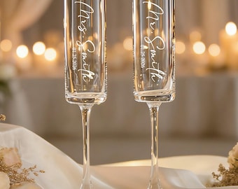 Bicchieri da champagne personalizzati, set personalizzato di 2 bicchieri da brindisi, flûte da champagne Mr e Mrs, regalo di fidanzamento, regalo di nozze per la sposa/lo sposo