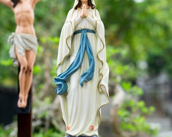 Estatua de Nuestra Señora de Lourdes, figura de la Virgen María, decoración católica para el hogar, regalo religioso de polipiedra pintado a mano, altar de oración cristiano.