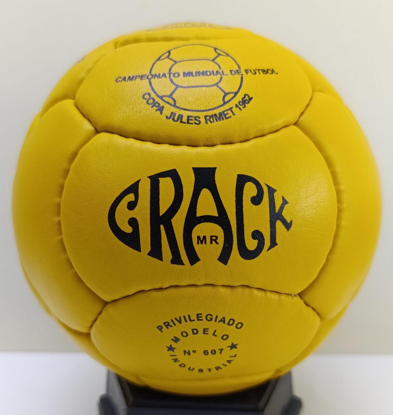 don balon】サッカー ピンバッチ 37個セット 南米&欧州 don balon