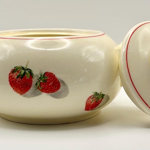 Vintage W.S. George Cavitt-Shaw “Shortcake” Sugar Bowl with Lid | 1930s–1940s | Strawberry