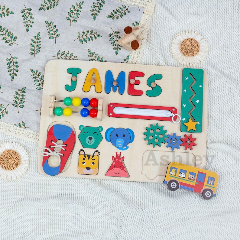 Personlig Baby Busy Board, Första födelsedagspresent, Babyshowerpresent, Lärande leksak för småbarn, Anpassat tränamnpussel, Pedagogisk leksak bild 10