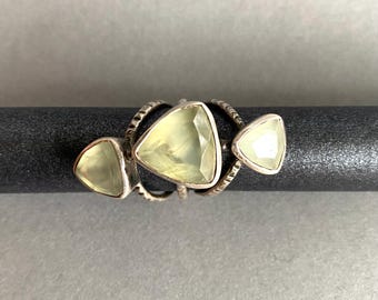 Vintage sterlingzilveren prehnietring – statement ring met drie stenen – handgemaakte ambachtelijke sieraden – maat ø 10 (EU 50)