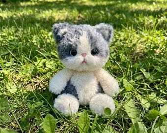 Fluffy Kitten Crochet Pattern PDF, Grey White Cat Amigurumi Plush Toy Pattern, Furry Cat Crochet Tutorial, Digital Download PDF
