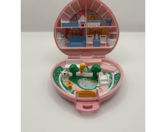 Vintage 1989 Polly Pocket Country Cottage Bluebird Compact Dollhouse w/  Dog