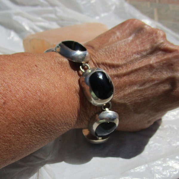 Vintage Taxco Mexican sterling silver 925 inlaid black onyx bracelet gemstone 67.8 grams 7 1/2"