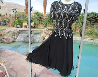 Vintage 80s/50s dress fitted full cocktail evening gown beaded sequined M/L silk black silver formal 37" bust lined