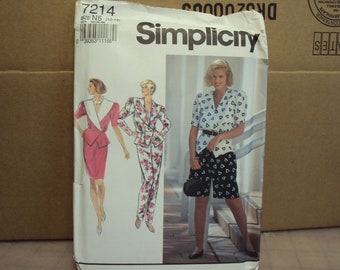 jacket with large collar and peplum style with skirt, shorts and pants, Simplicity pattern 7214, pattern uncut