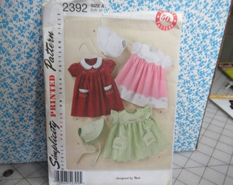 Baby girls dress and bonnet patern by Simplicity 2392  omcut