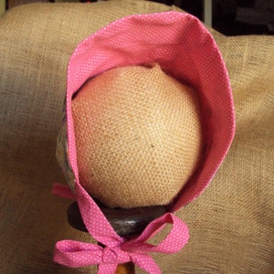 Reversible baby bonnetNew Babypink dot on one side, flowers on the other side, cottage chic adjustible fit image 2