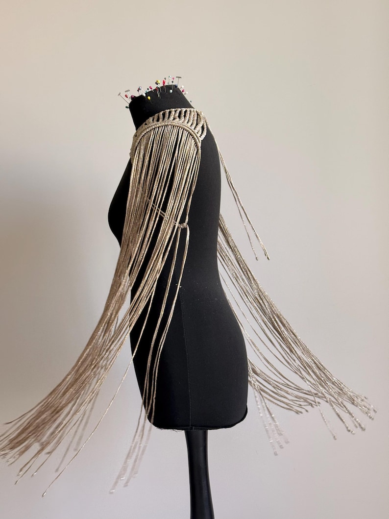 Épaulettes champagne cappuccino avec franges de 80 cm (31,5 po.), bijoux d'épaule en perles, pièce d'épaule festival, tenue Burning Man CAPPUCCINO
