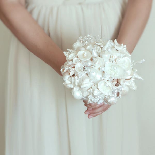 Handmade Seashells Bouquet. White Pearl Seashells Bouquet. Beach Wedding Seashells Bouquet. Beach wedding accessories