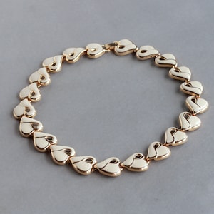 Vintage Unsigned Gold Tone Enameled Heart Choker Necklace