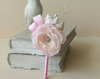 Handmade Pale pink seashell boutonniere. Seashell boutonniere. Boutonniere for beach wedding. Boutonniere  for groom