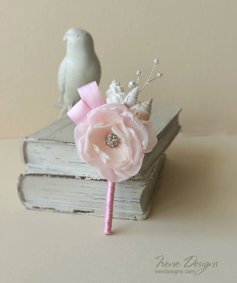 Handmade Pale pink seashell boutonniere. Seashell boutonniere. Boutonniere for beach wedding. Boutonniere for groom image 1