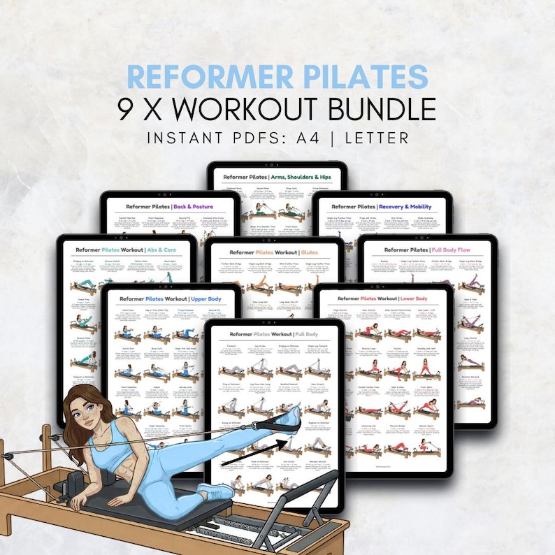 Puede incluir: Ilustraci&oacute;n digital de un paquete de ejercicios de Pilates con reformer. La imagen presenta a una mujer demostrando un ejercicio en una m&aacute;quina de reformer de madera. El paquete incluye nueve gu&iacute;as de entrenamiento digitales, cada una mostrada en una tableta, con el texto "REFORMER PILATES".