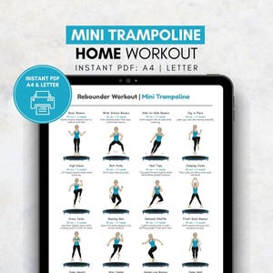 Puede incluir: Una tableta digital muestra una rutina de ejercicios en casa para un mini trampolín. La pantalla muestra varios ejercicios con ilustraciones e instrucciones. El texto en la parte superior dice "MINI TRAMPOLINE HOME WORKOUT". La tableta está sobre un fondo blanco.