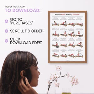 Puede incluir: Un p&oacute;ster enmarcado con una rutina de ejercicios de Pilates para la parte inferior del cuerpo. El p&oacute;ster presenta ilustraciones de varios ejercicios realizados en una m&aacute;quina de reformer. El texto en la parte superior dice "Reformer Pilates Workout | Lower Body". Tambi&eacute;n se ven instrucciones para descargar.