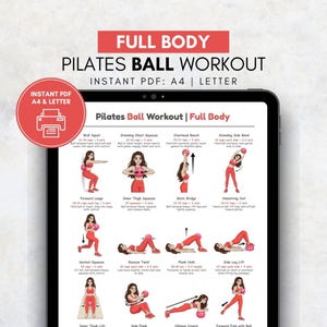 Può includere: Una guida digitale per esercizi con la palla Pilates visualizzata su un tablet. La guida presenta illustrazioni di vari esercizi, tra cui squat, affondi ed esercizi di stretching. Il testo in alto recita "FULL BODY PILATES BALL WORKOUT". PDF istantaneo, A4 e Letter.