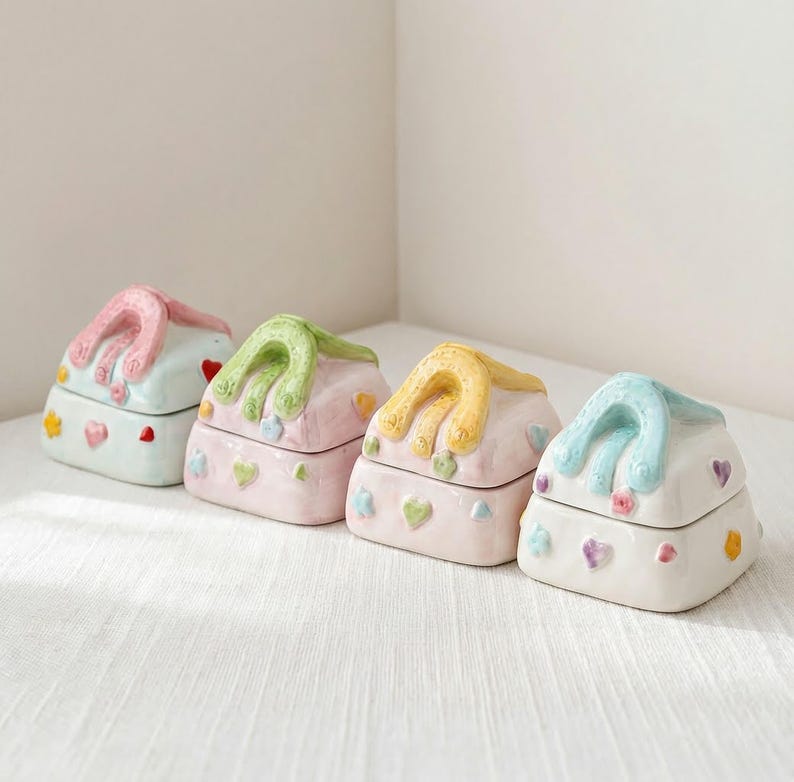 Porta-joias de cerâmica em formato de bolsa, porta-anéis em tons pastel, caixinha para bijuterias charmosa, organizador de joias, decoração feminina para mesa, acessórios de penteadeira, caixa para guardar lembranças. All 4