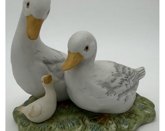 Homco 1425 Ceramic Figurine White Geese Duck Family Mom Dad & Baby Duck