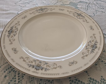 Plato llano de porcelana fina Diana vintage. Descatalogado. Japón. Década de 1960-1980.