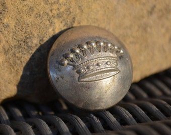 Rare Antique French Crown Button, Antique Livery Buttons, Vintage Supplies, French Livery Button T. W. & W | PARIS