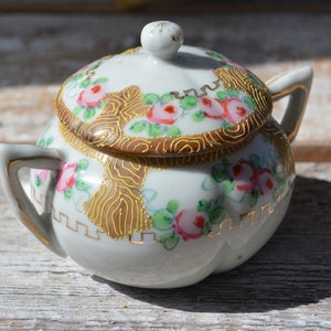 Vintage 1930&#39;s Hand Painted Japanese Porcelain Mustard Pot or Sugar Bowl with Lid