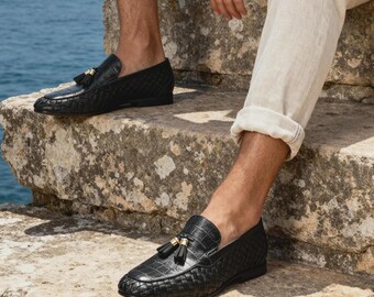 Handmade Black Croc Woven Loafers Men, Gold Cap Tassel Embossed Slip On Dress Shoe