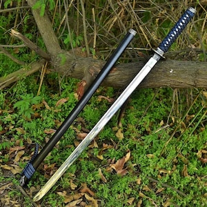 Handgjort Katana-svärd i högkolstål, handtag och skida i valnötsträ, present till jul