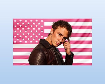 Drew Starkey Pink American Flag Tapestry – Outer Banks Star Wall Decor | Rafe Cameron Aesthetic Dorm Banner