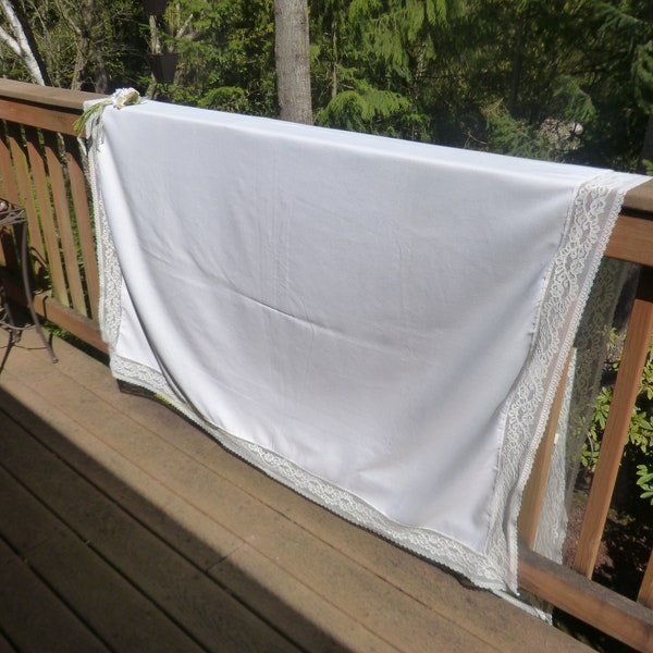 Lovely Vintage Beige Light Textured Vintage Lace BORDERED  Square Tablecloth ~  Home and Living ~ Kitchen and Linens ~  Entertaining