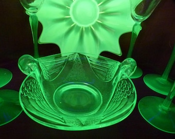 Fenton Art Deco Double  Swan Vaseline  Depression Glass Candy/Serving Trinket Bowl from the 1930's