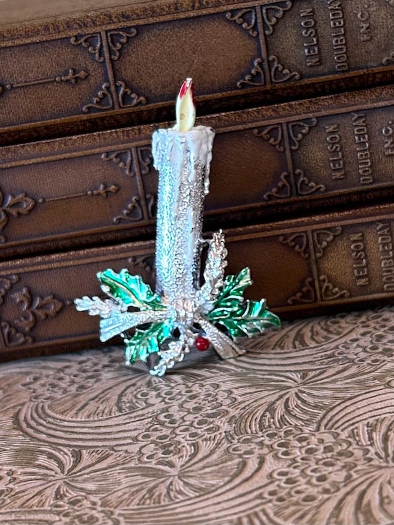 Christmas Candle Brooch