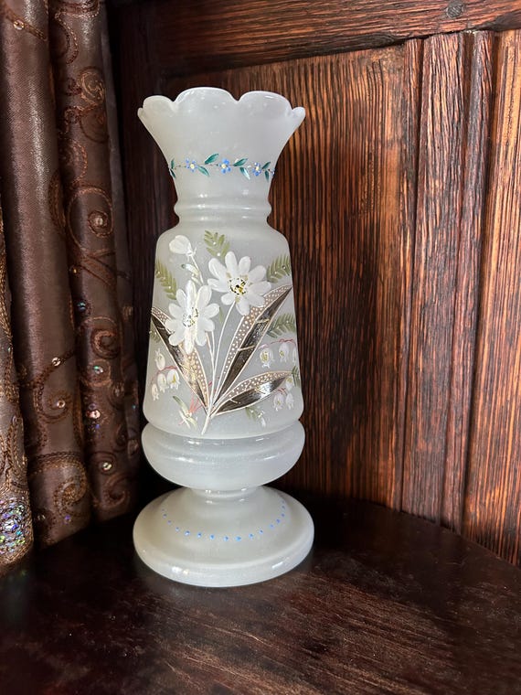 サテンガラスの花瓶 ブリストルミルクガラス - Etsy 日本