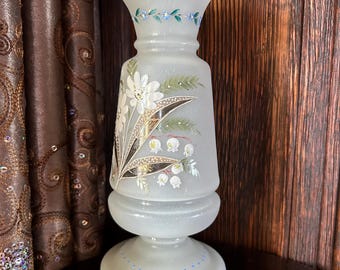 サテンガラスの花瓶 ブリストルミルクガラス - Etsy 日本