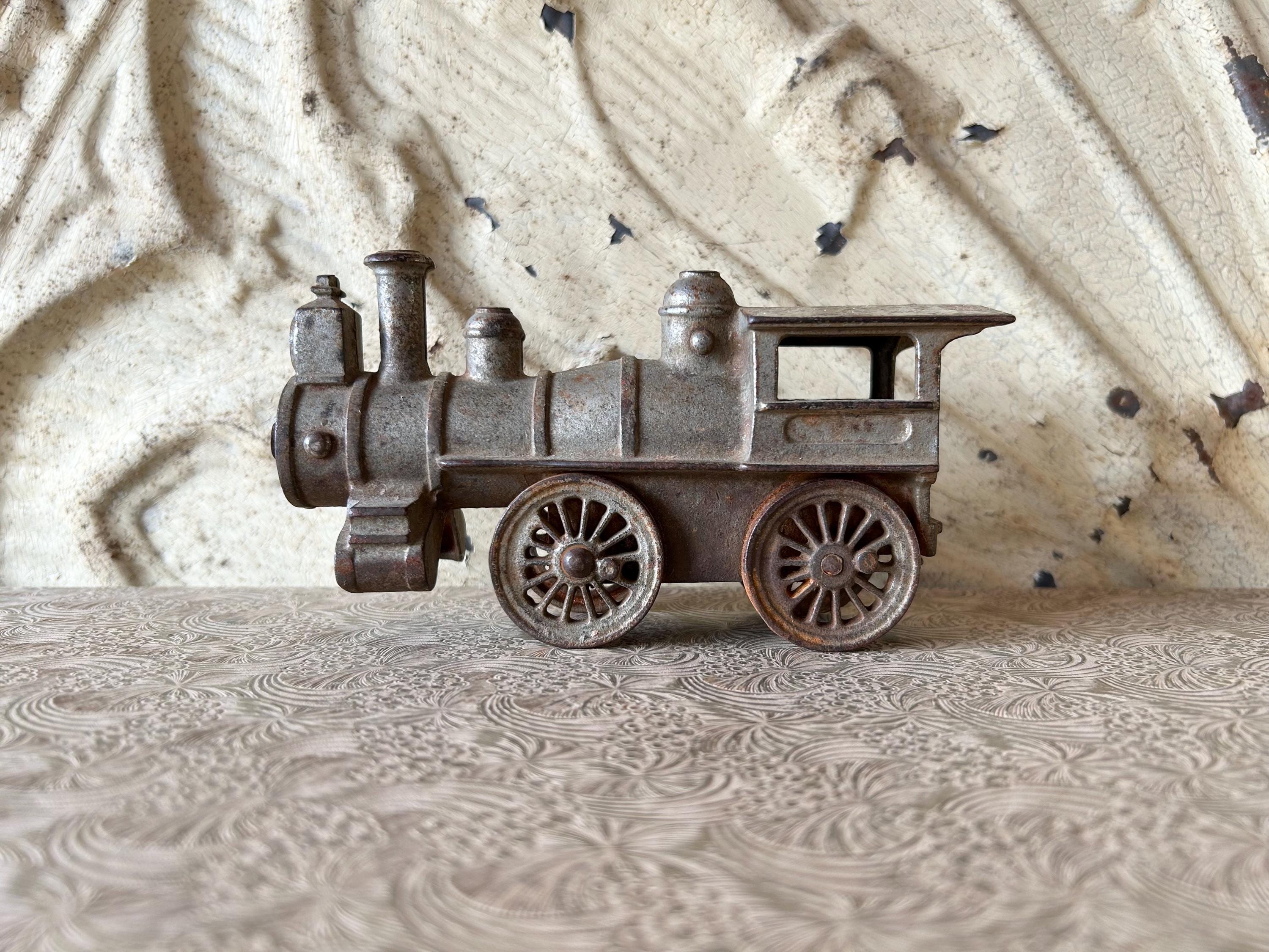 鋳鉄製のおもちゃの列車のヴィンテージ - Etsy 日本