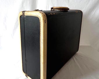 Vintage Platt Airess Suitcase, 1940's, Black with Cream Trim 18" x 13.5" Great look!