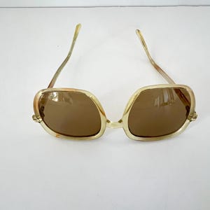 Vintage Oversized 1970's Sunglasses, Translucent, French, Square Shape No. 1022 Bild 3
