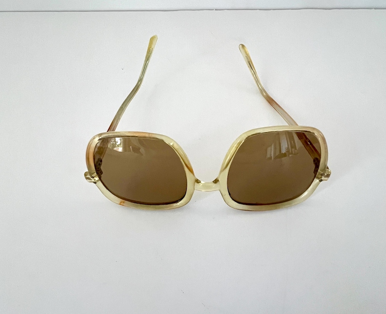 Vintage Oversized 1970's Sunglasses, Translucent, French, Square Shape No. 1022 Bild 3