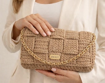 Bolso bandolera de crochet hecho a mano con cadena dorada | Bolso minimalista de crochet de lujo | Hecho en Brasil