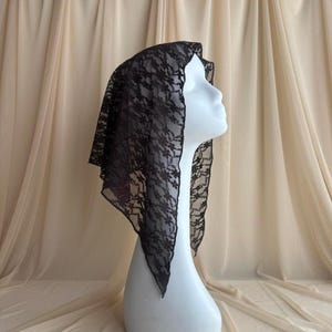 brown lace triangular bandana head-neck scarf, mantilla, veil.