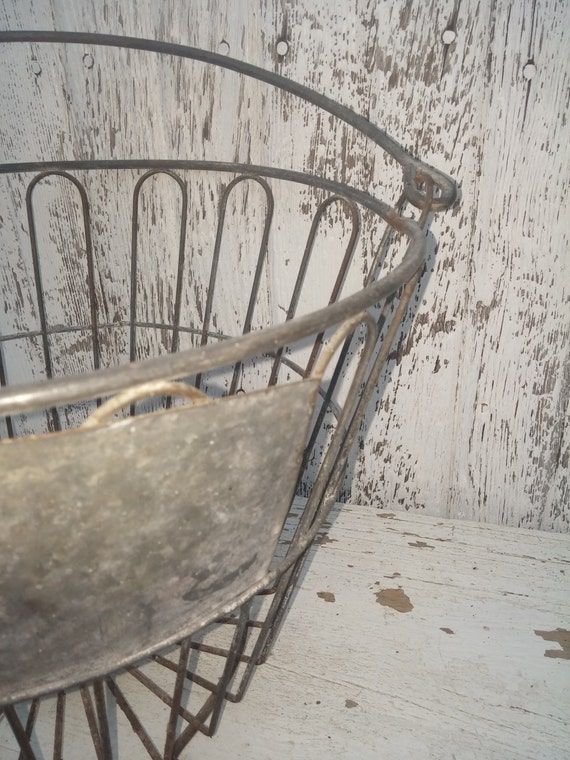 Items similar to found rusty galvanized zinc wire basket on Etsy